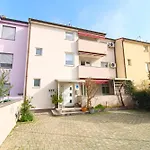 2420 Apartamento