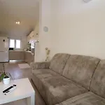 2420 Apartamento Pula