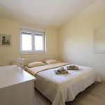 2420 Pula
