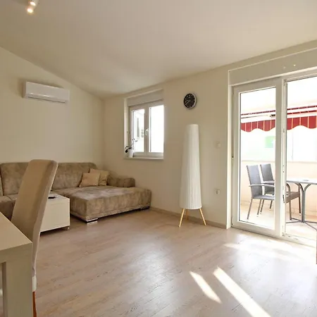 Διαμέρισμα 2420 *